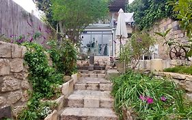 פינה שקטה בראש פינה העתיקה Pina Shketa in old Rosh-Pina
